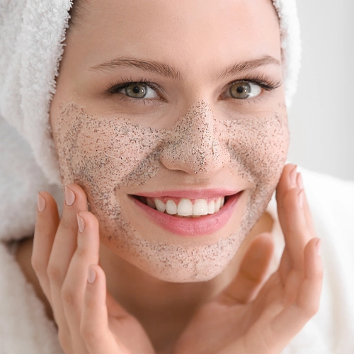 Exfoliace pleti – co to je, jaký má význam a jak ji správně provádět?