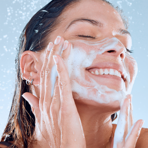 Čištění mastné pleti. Jak o ni správně pečovat?