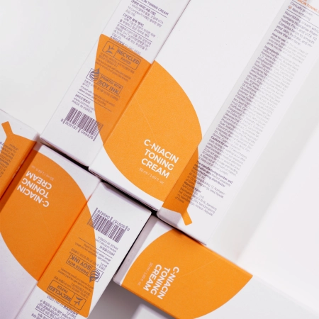 Isntree - C-Niacin Toning Cream - Rozjasňující pleťový krém - 50 ml