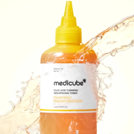 Medicube - Kojic Acid Turmeric Resurfacing Toner - Rozjasňující tonikum na obličej - 250 ml