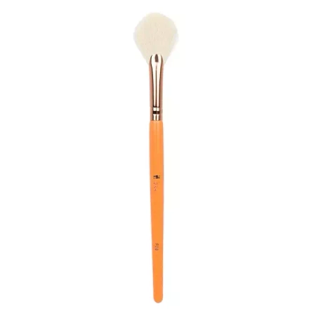 Ibra Makeup - Fresh štětec na tvářenku a rozjasňovač - č. 6
