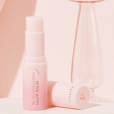 Aperire - Blooming Days Glow Balm - Rozjasňující balzám v tyčince - 9,5 g