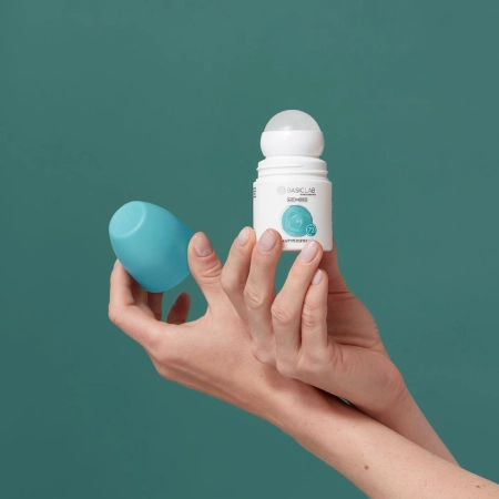 BasicLab - Anti-Perspiris - Roll-on antiperspirant 72h - 60 ml