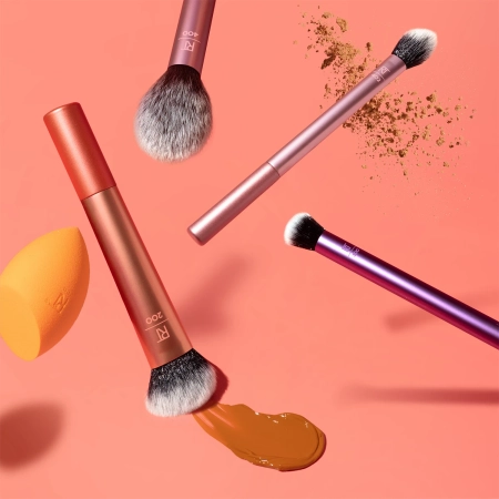 Real Techniques - Everyday Essentials - Sada multifunkčních štětců + houbička na make-up - 5 ks