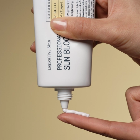Logically, Skin - Professional Sun Block SPF50+ PA++++ - Zklidňující krém na obličej s filtrem - 70 g