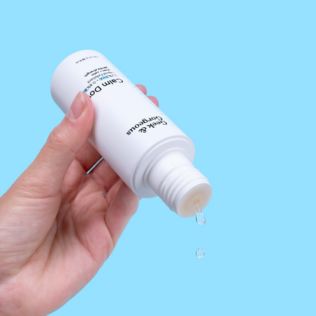Geek & Gorgeous - Calm Down - Jemný peeling pro citlivou pleť se 4% PHA a BHA kyselinami - 100 ml